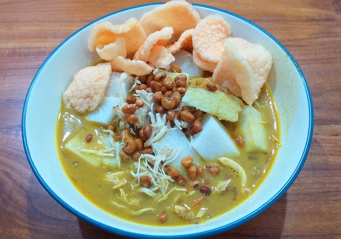 Lontong Ngengsreng: Rasa Khas yang Menghampiri Jiwa Cilacap
