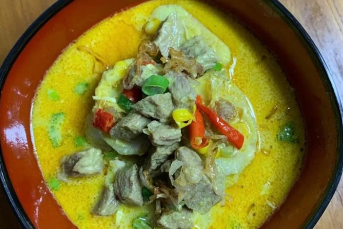 Lontong Ngengsreng: Santapan Pagi yang Menghampiri Jiwa Cilacap